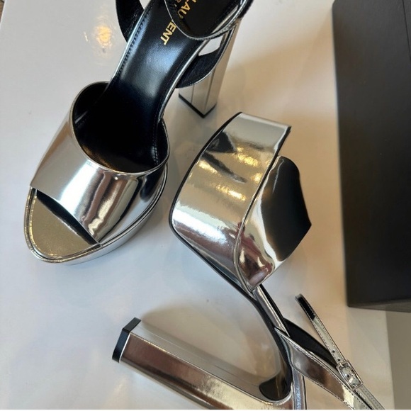 NWT SAINT LAURENT Jodie Metallic 135 Patent Leather Platform Sandals Silver 39.5 - Picture 13 of 15